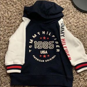 12 M Tommy Hilfiger Hoodie